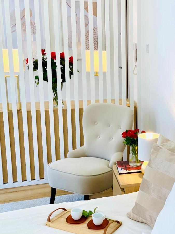 Apartament W Centrum Miasta Z Darmowym Parkingiem Dla Dwojga -Apartamenty Pod Zlotym Lwem Клодзко Экстерьер фото