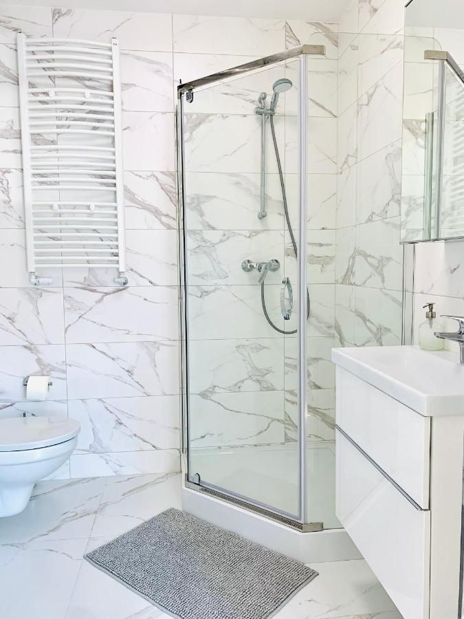 Apartament W Centrum Miasta Z Darmowym Parkingiem Dla Dwojga -Apartamenty Pod Zlotym Lwem Клодзко Экстерьер фото