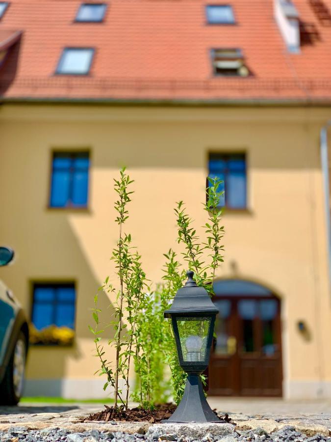 Apartament W Centrum Miasta Z Darmowym Parkingiem Dla Dwojga -Apartamenty Pod Zlotym Lwem Клодзко Экстерьер фото