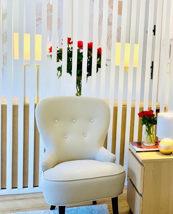 Apartament W Centrum Miasta Z Darmowym Parkingiem Dla Dwojga -Apartamenty Pod Zlotym Lwem Клодзко Экстерьер фото