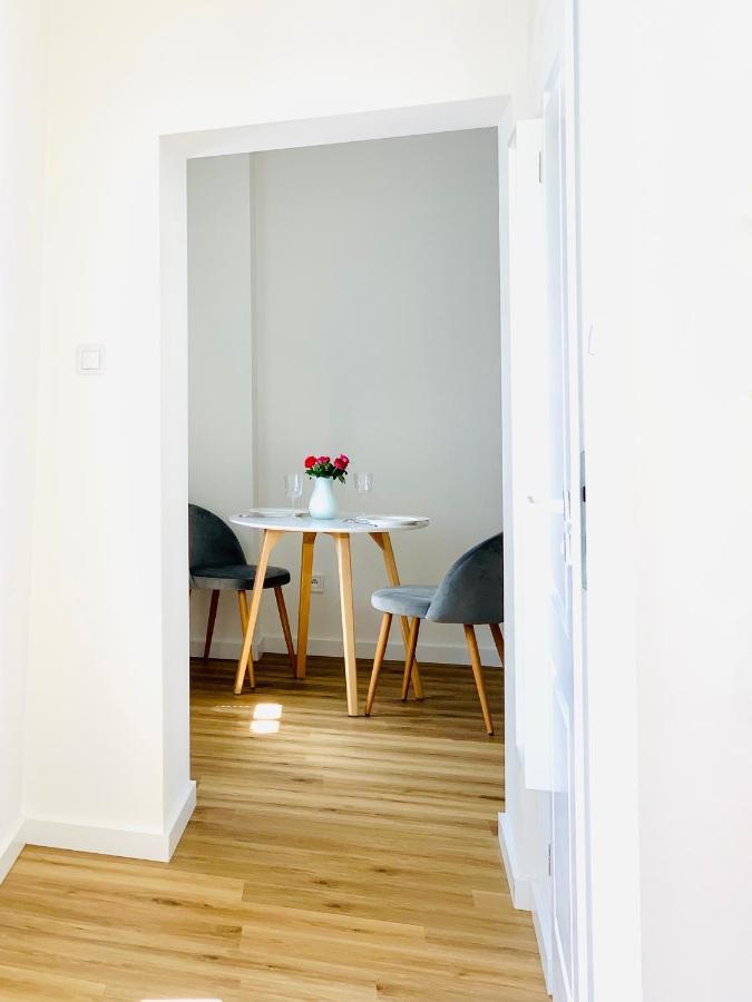 Apartament W Centrum Miasta Z Darmowym Parkingiem Dla Dwojga -Apartamenty Pod Zlotym Lwem Клодзко Экстерьер фото