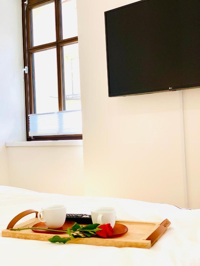 Apartament W Centrum Miasta Z Darmowym Parkingiem Dla Dwojga -Apartamenty Pod Zlotym Lwem Клодзко Экстерьер фото